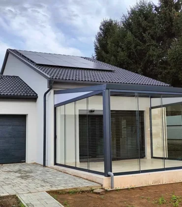 Alumínium télikert építés a dombtetőn