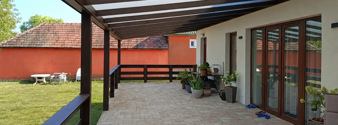 Alumínium terasztető egyedi színben